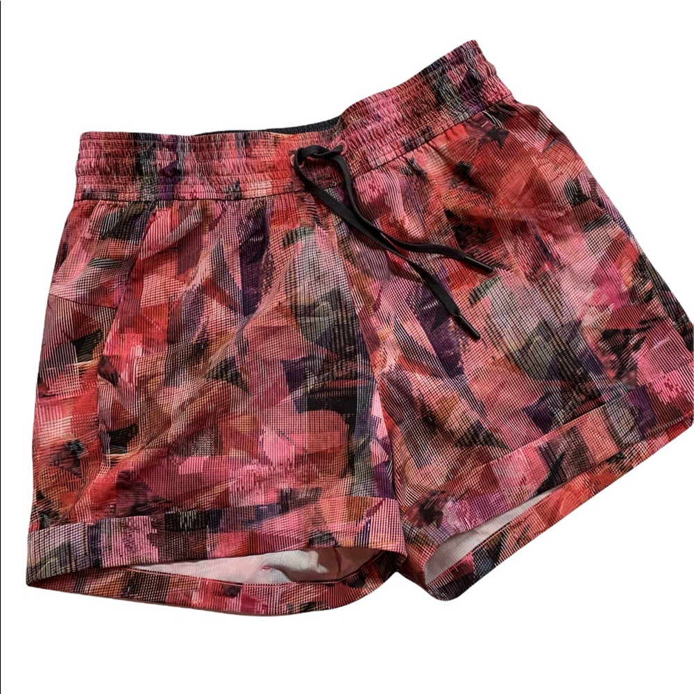 Lululemon shorts size 4